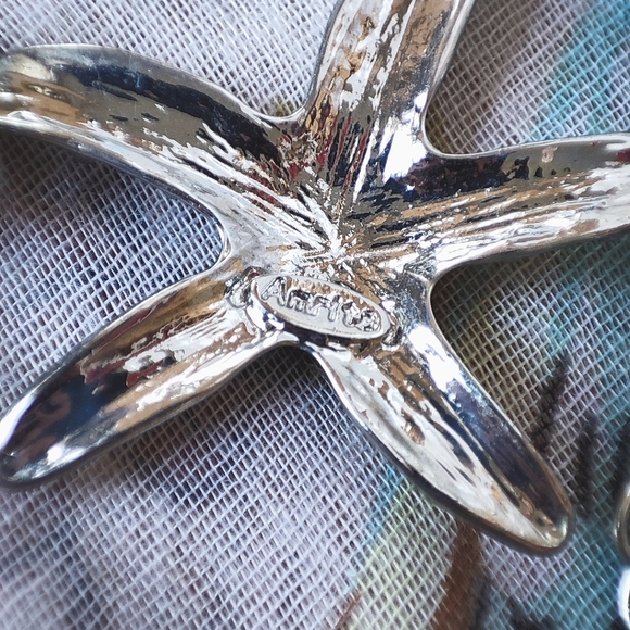 Amrita Singh Seashell Glass Gray Pearls Rhinestone Starfish Silver Tone Necklace - Picture 3 of 10